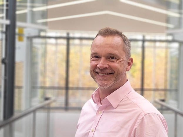 Barry Wears (2) TO USE