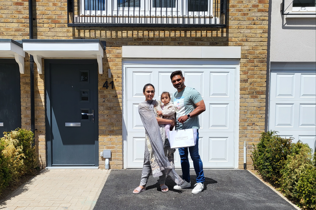 Akash Bagg And Family