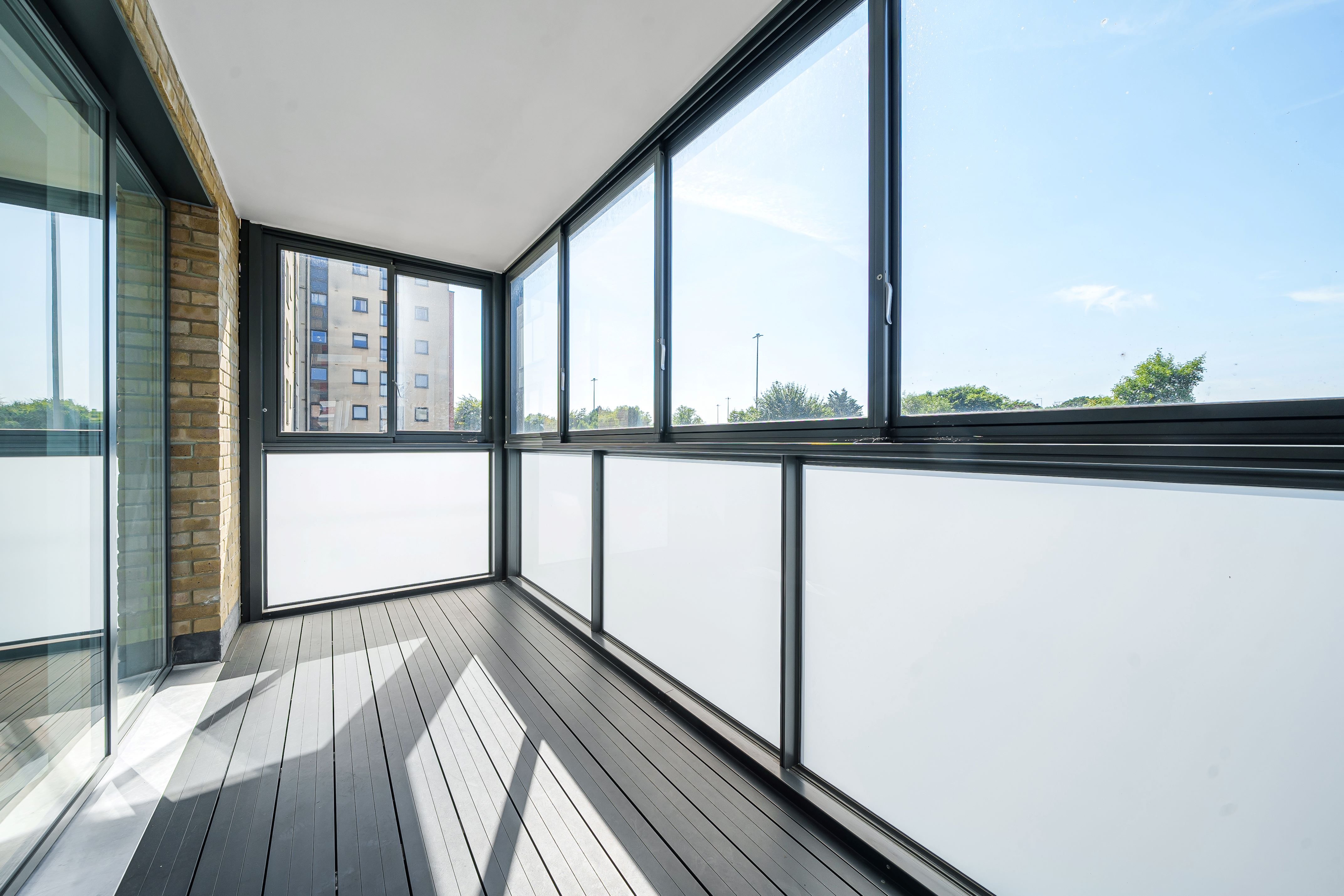 Balcony 1165093 11 675D5510e5017