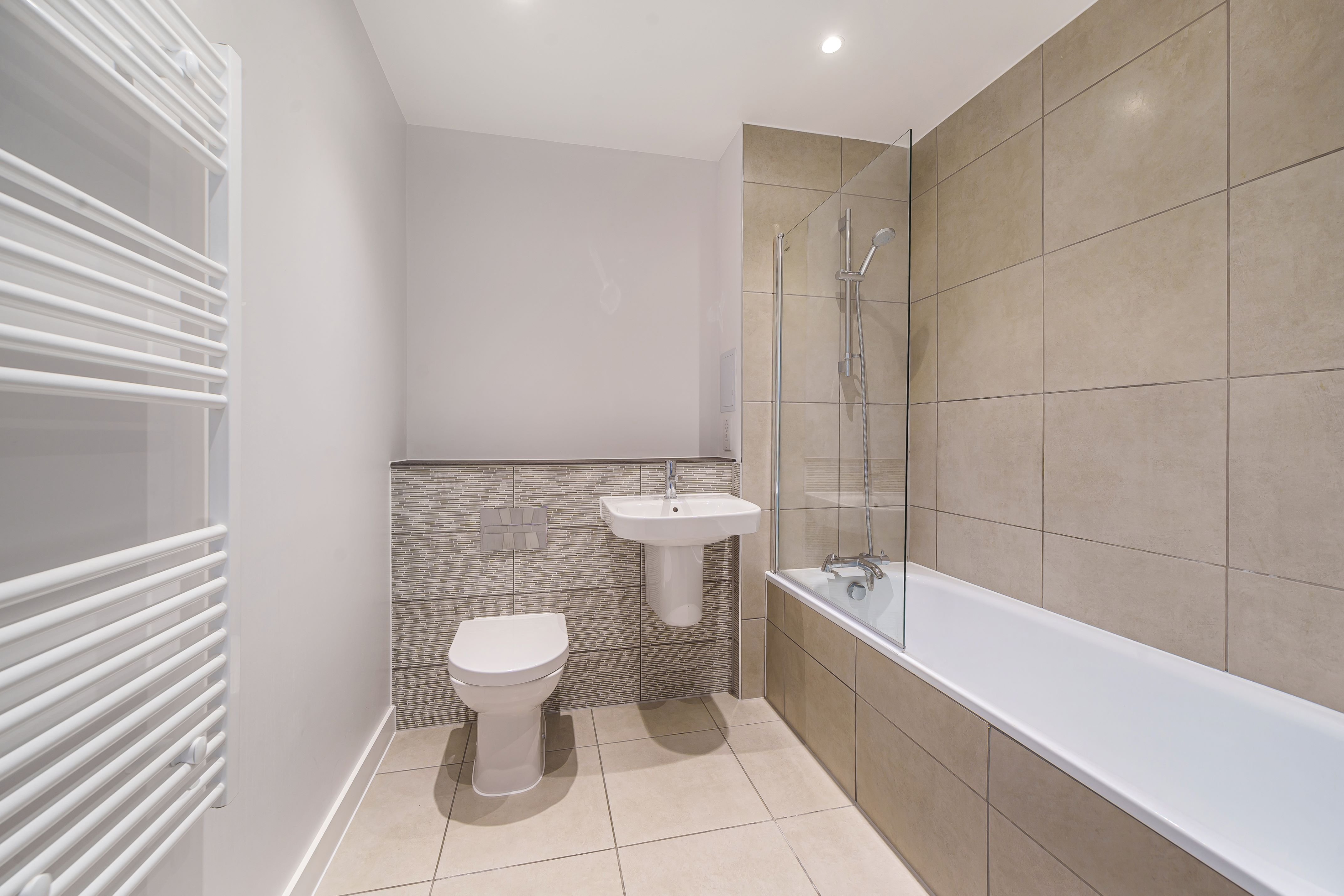 Bathroom 2 1165093 9 675D566593a47